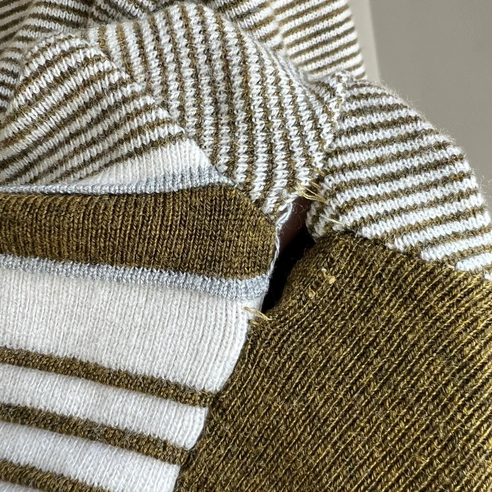 Vintage V-Neck Sweater Size M Green‎ Striped Grandpacore Academia Retro